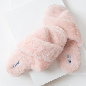 Splendid pink slippers